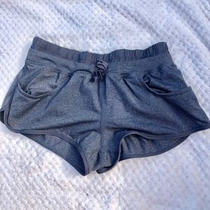 Lululemon Women's Shorts Gray size 6